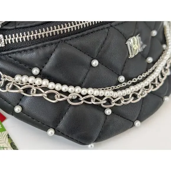 NWT Badgley Mischka Black Quilted Vegan Leather Belt Bag - Pearl & Chain Accent - Picture 4 of 8